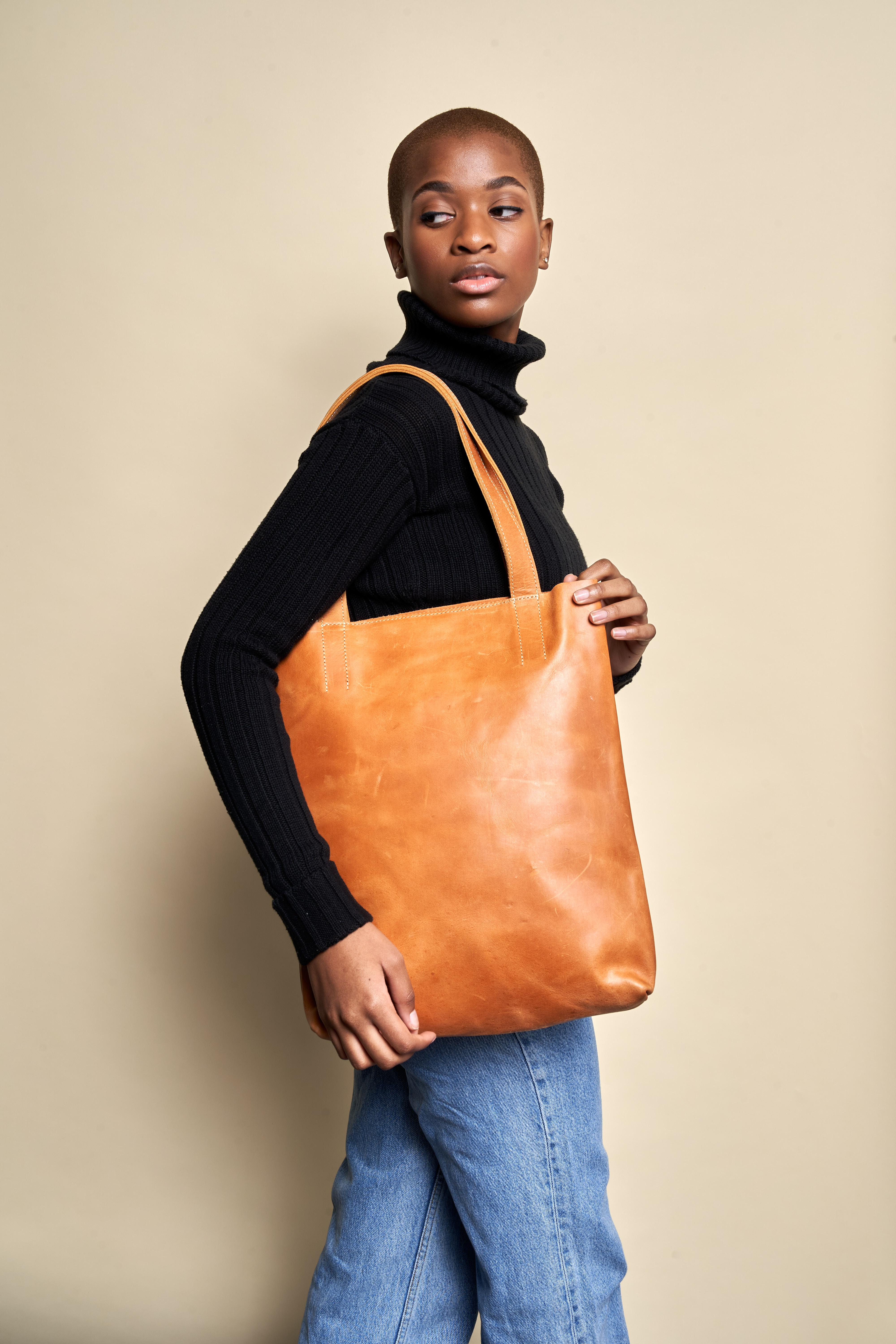 LIYU full-grain leather bag, the kind worth caring for